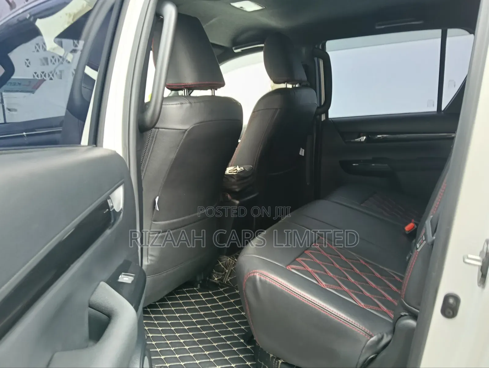 Toyota Hilux 2021 White