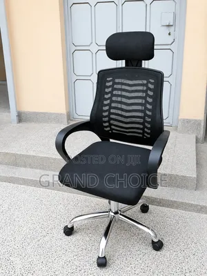 Ergonomic Mesh Office Chair – Adjustable Headrest Armrests