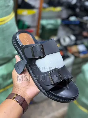 Stylish Clarks Double-Buckle Leather Sandals Size 40-44