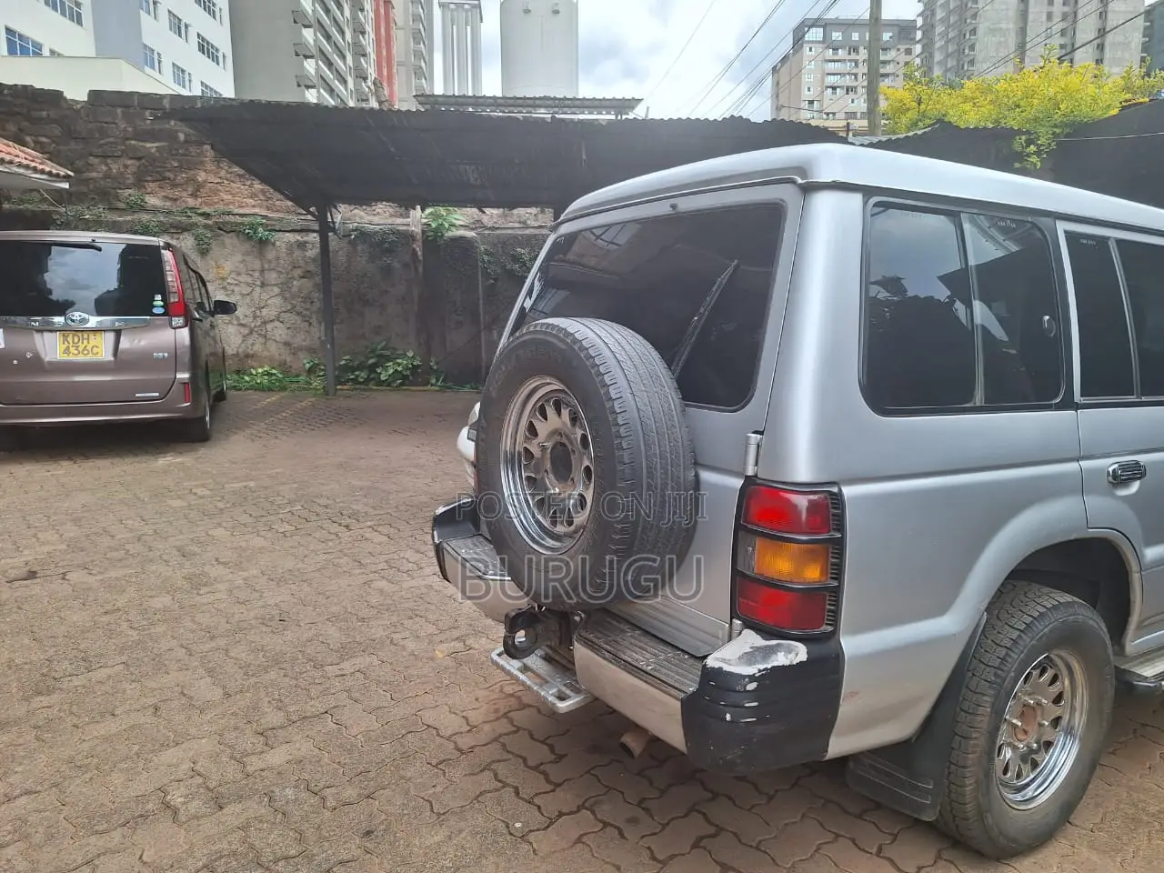 Mitsubishi Pajero 2005 Silver