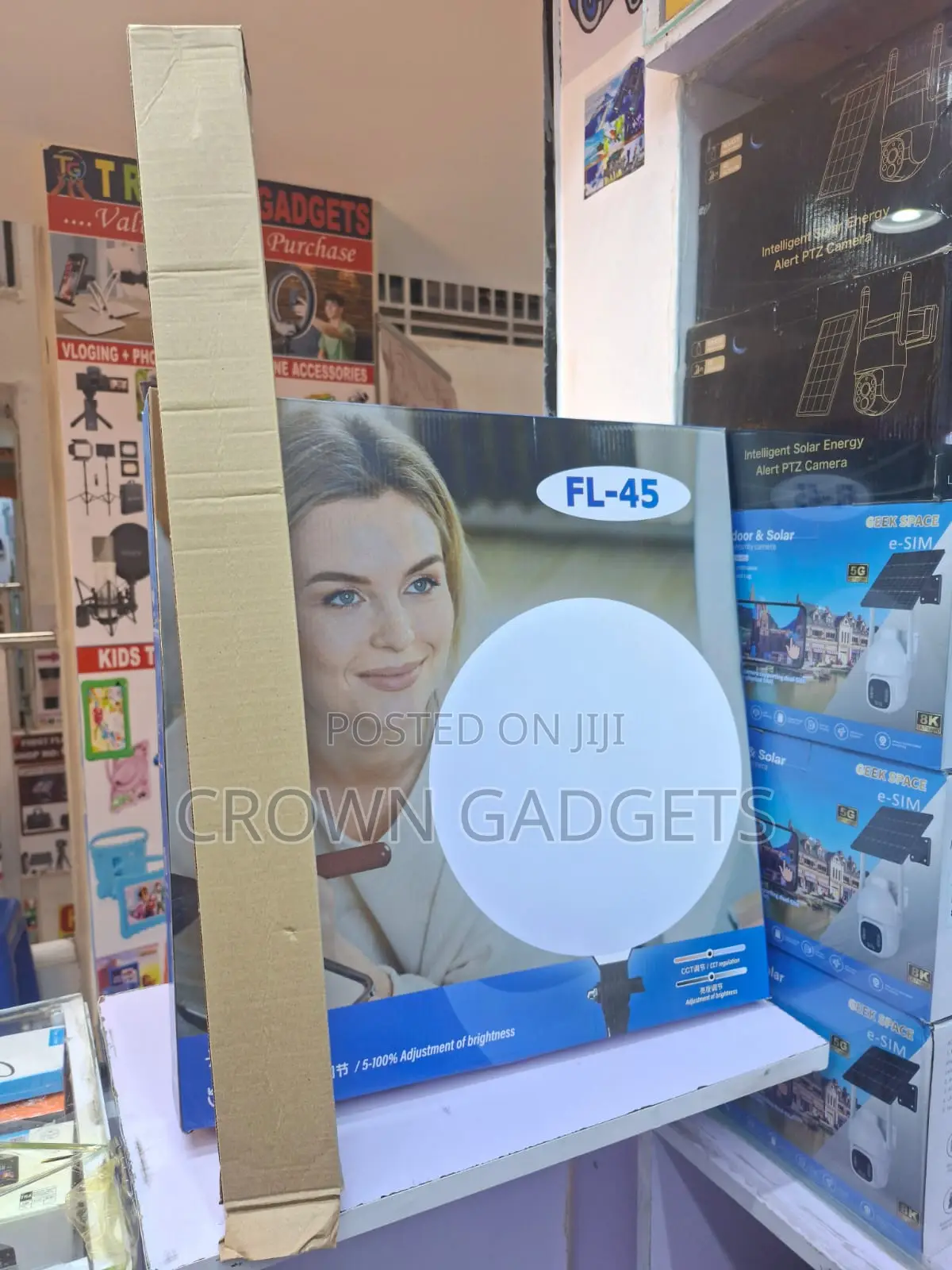 Professional 18" Circular LED Fill Light With Stand