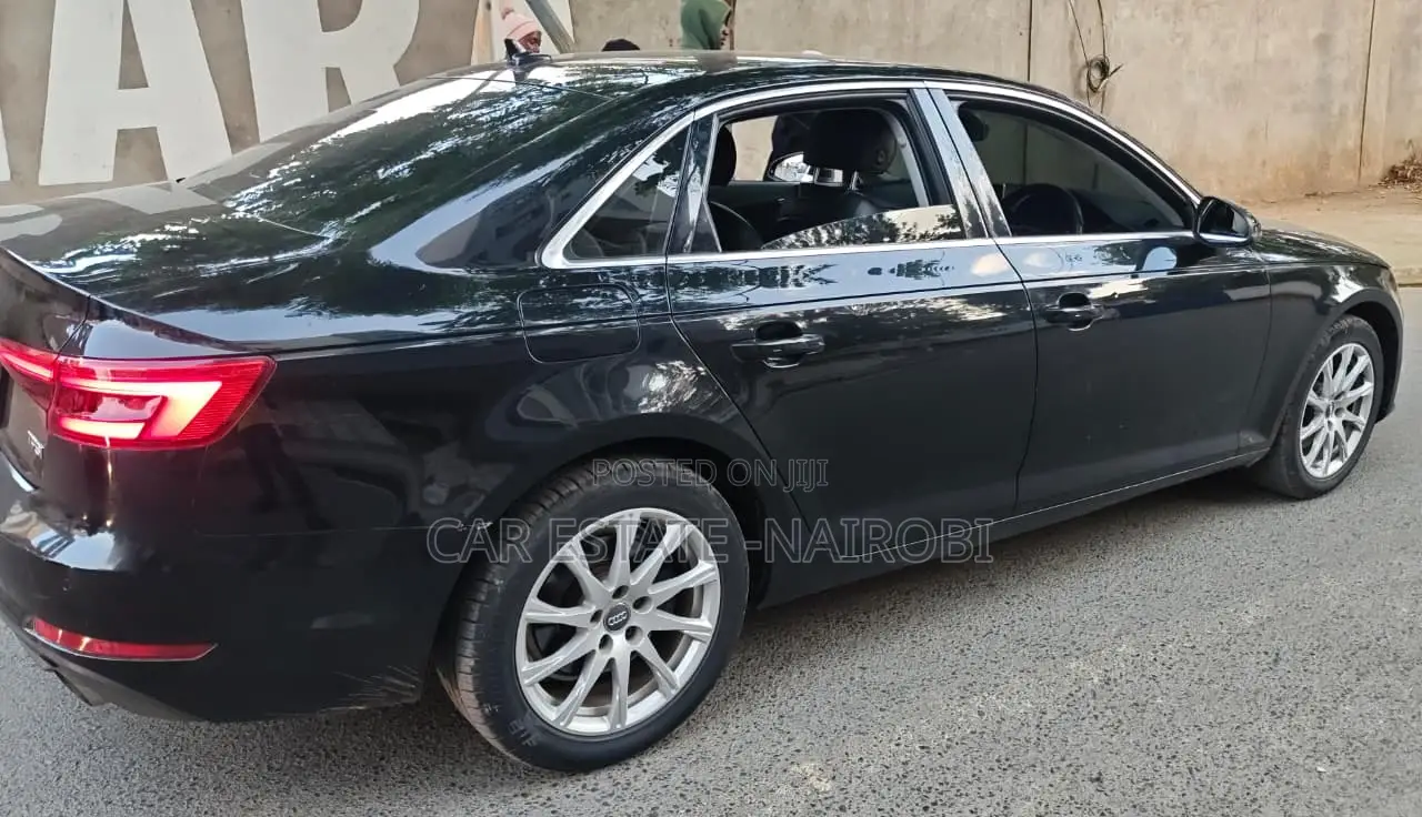 Audi A4 2.0T Premium FWD FrontTrak 2016 Black