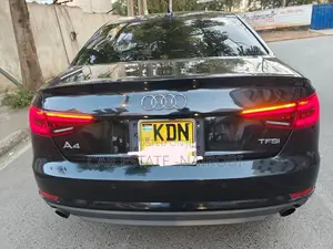 Audi A4 2.0T Premium FWD FrontTrak 2016 Black