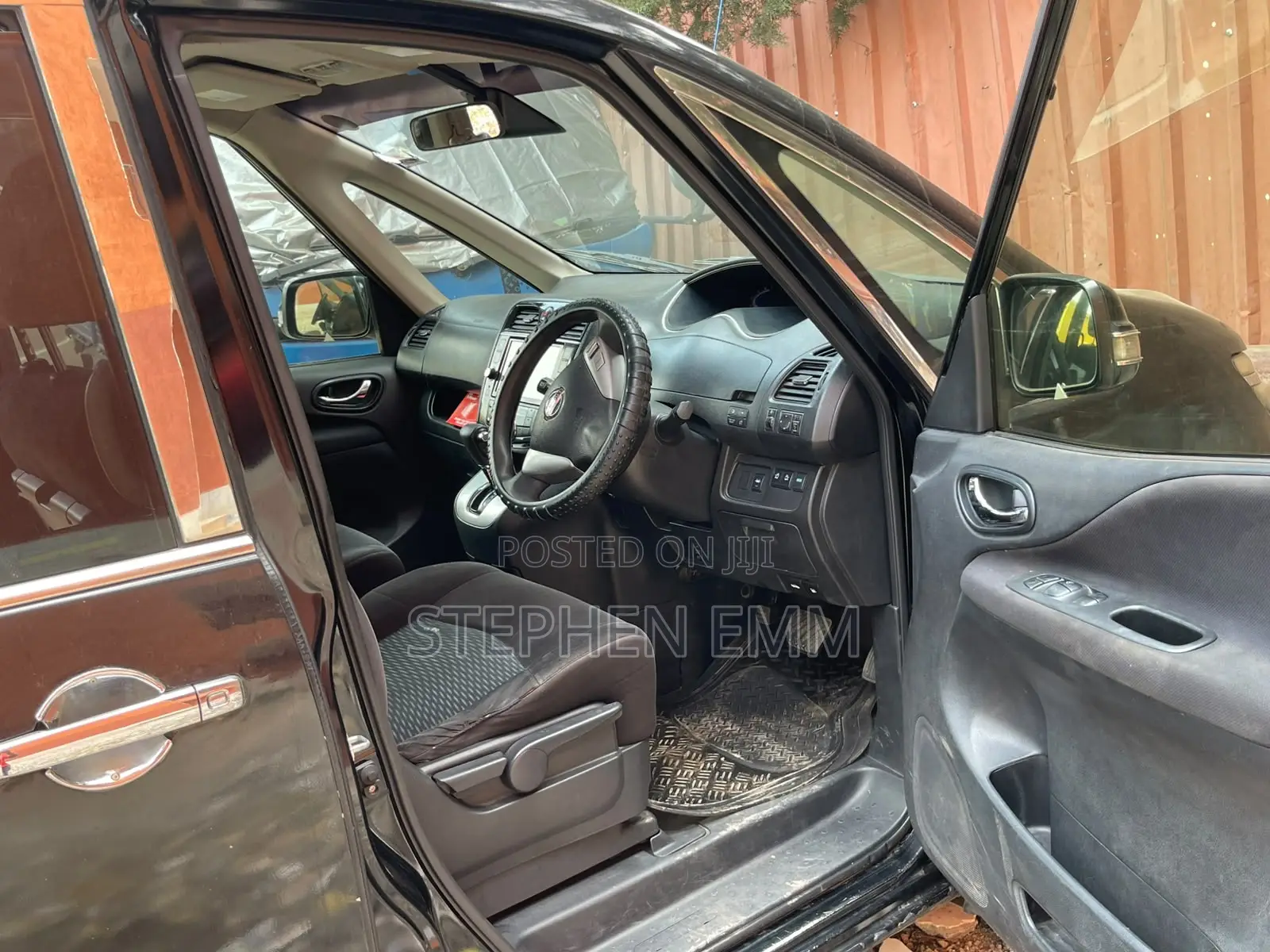 Nissan Serena 2014 Black