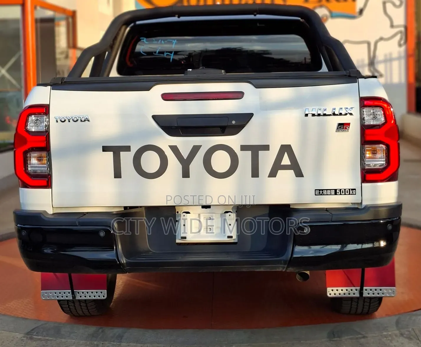 Toyota Hilux 2021 White