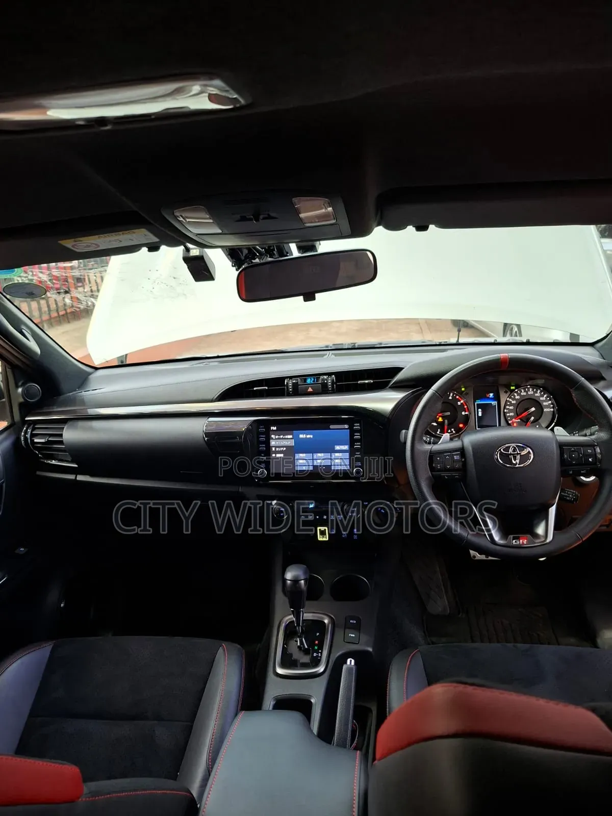 Toyota Hilux 2021 White