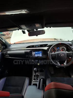 Toyota Hilux 2021 White