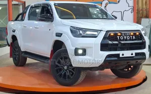 Toyota Hilux 2021 White