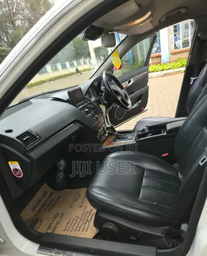 Mercedes-Benz C200 2007 White