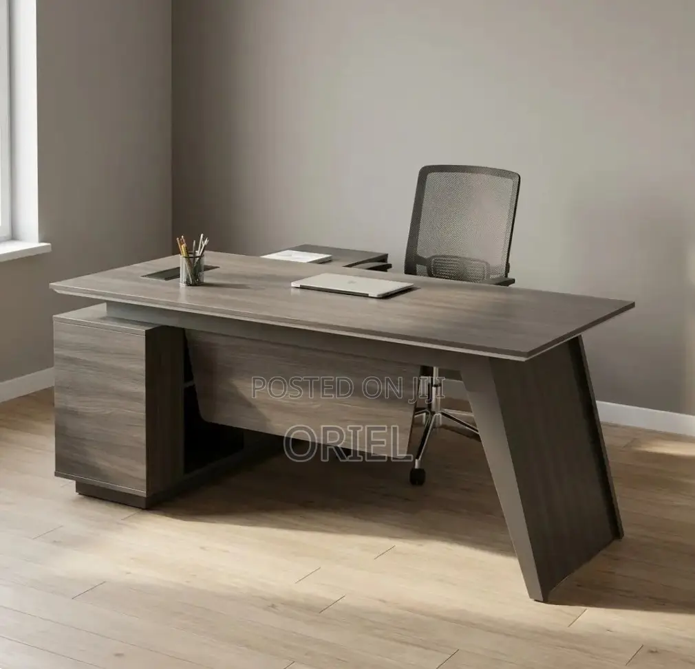 Office Desk : 1.6M Modern Design Office C.E.O Desk