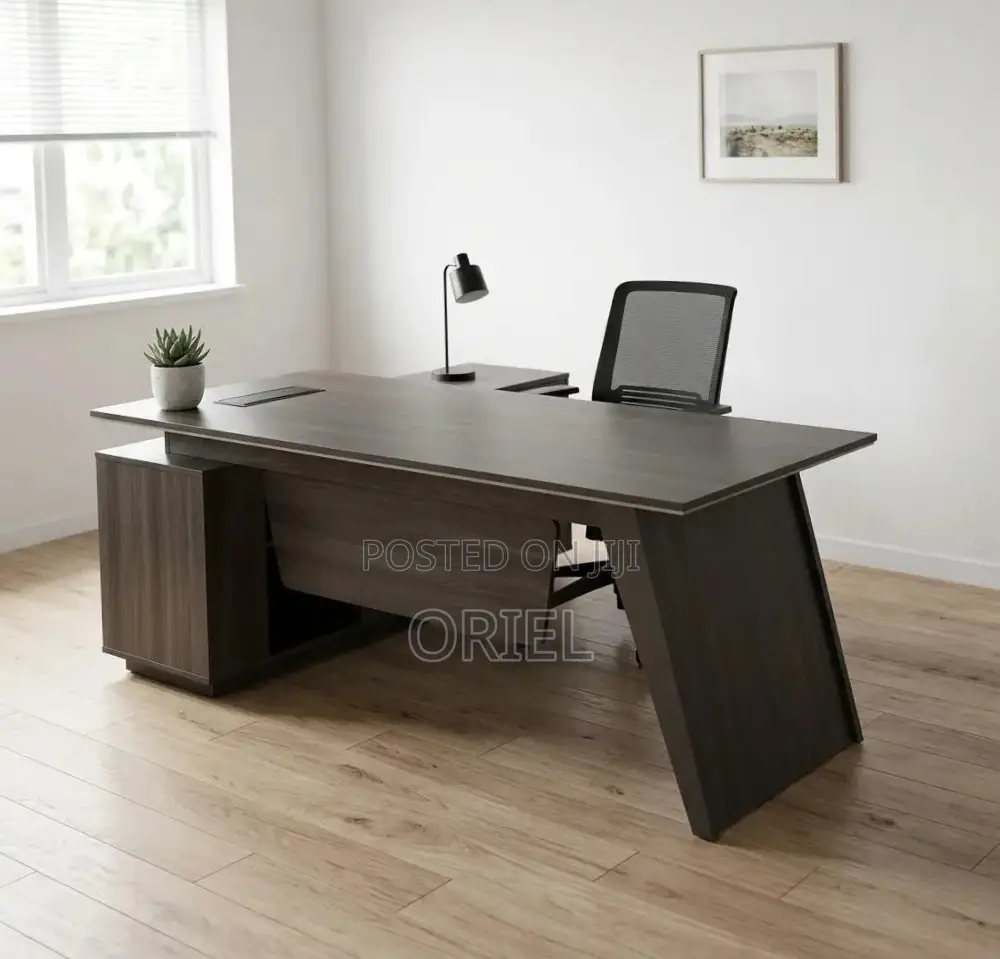 Office Desk : 1.6M Modern Design Office C.E.O Desk