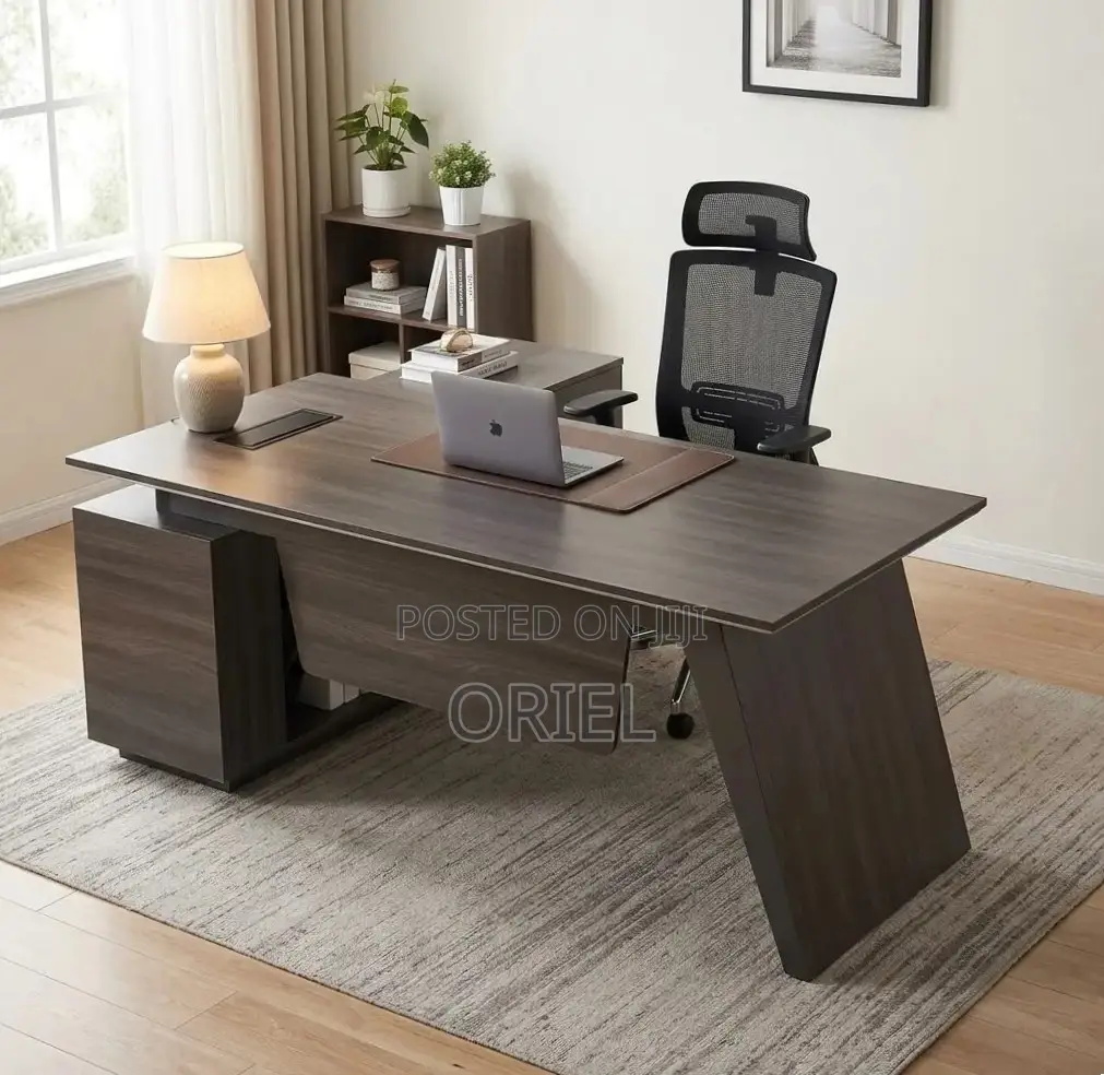 Office Desk : 1.6M Modern Design Office C.E.O Desk