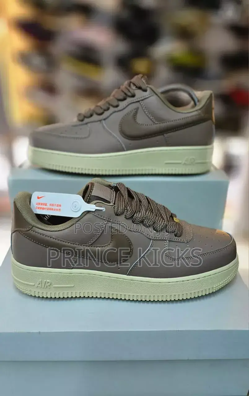 Sneaker Plug Ke
