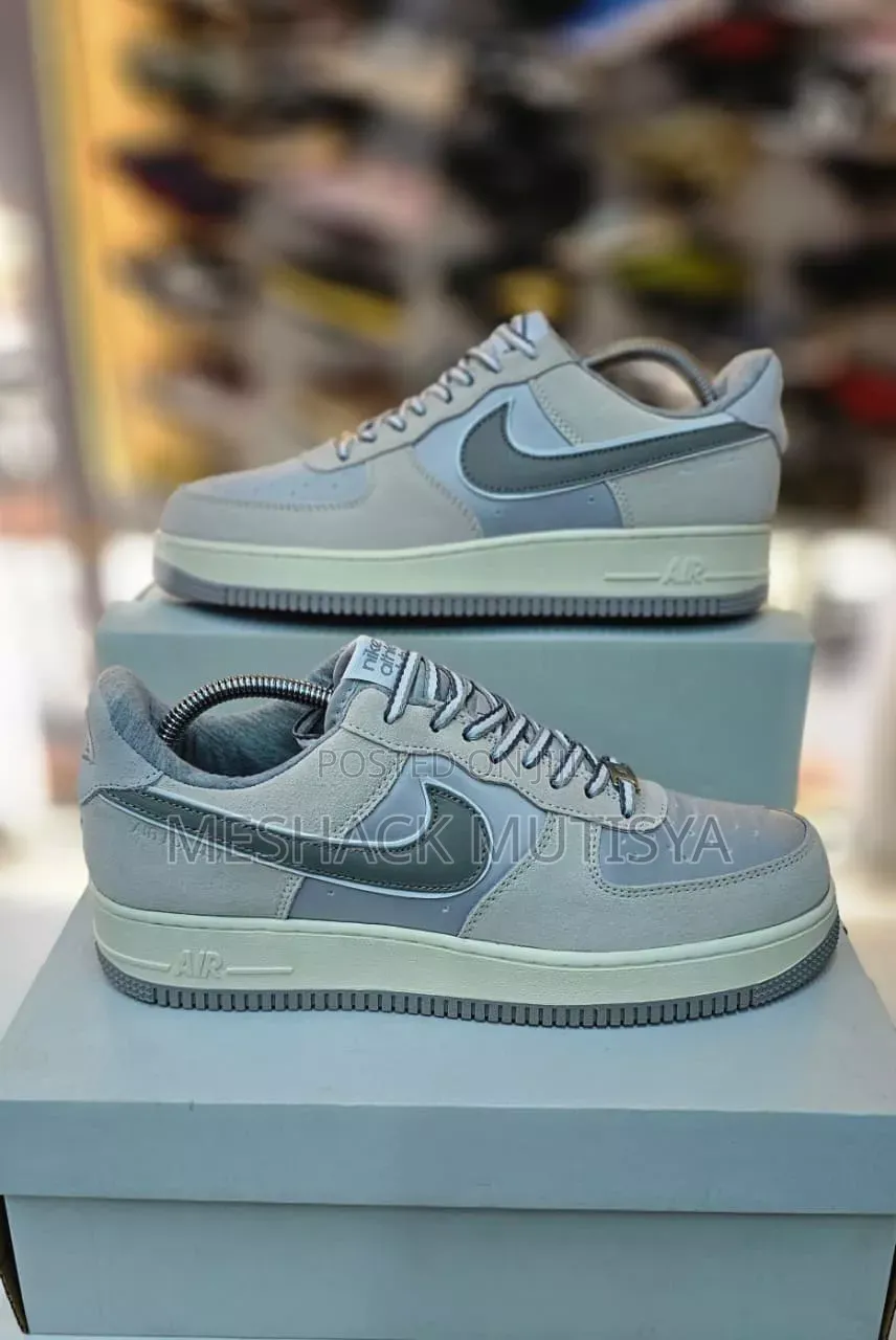 Sneaker Plug Ke