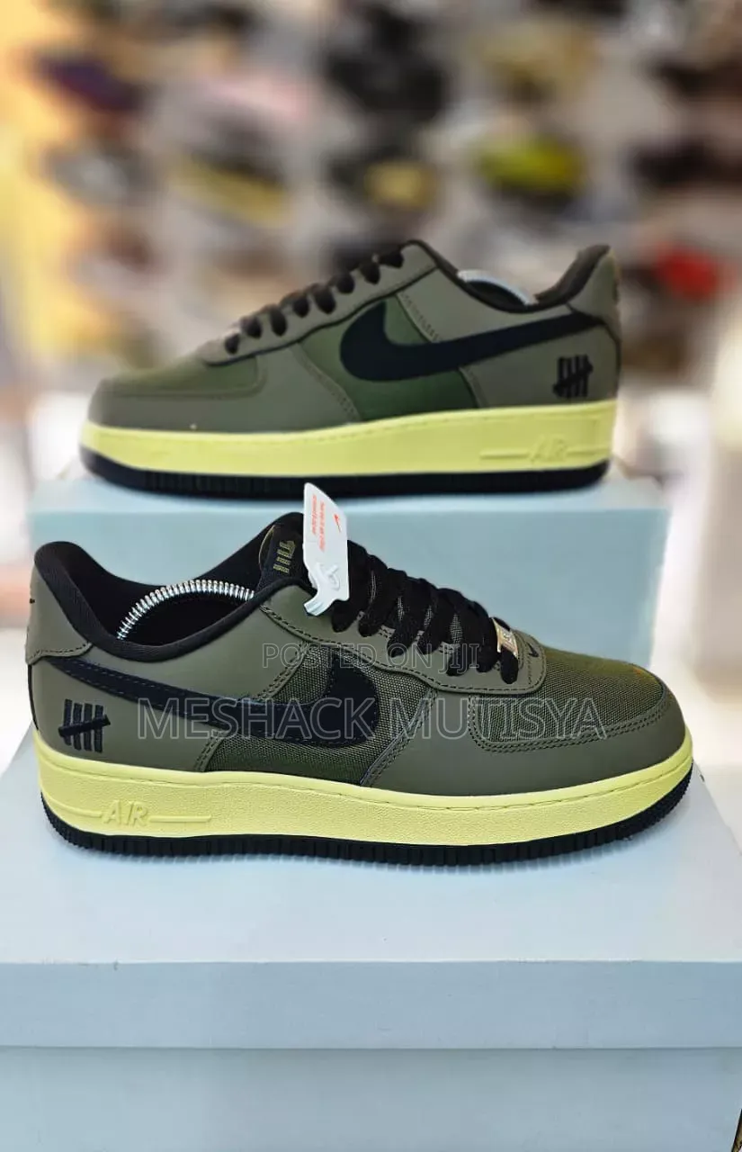 Sneaker Plug Ke