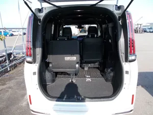 Toyota Esquire 2019 White