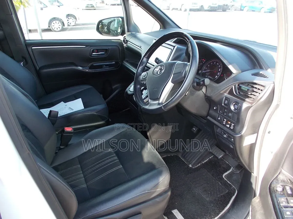 Toyota Esquire 2019 White