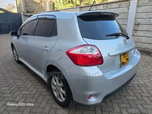 Toyota Auris 2010 Silver