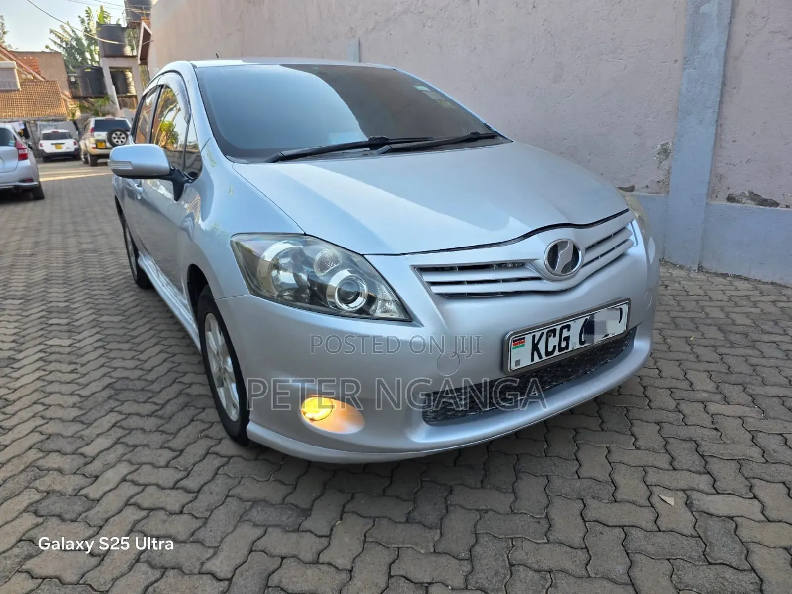 Toyota Auris 2010 Silver
