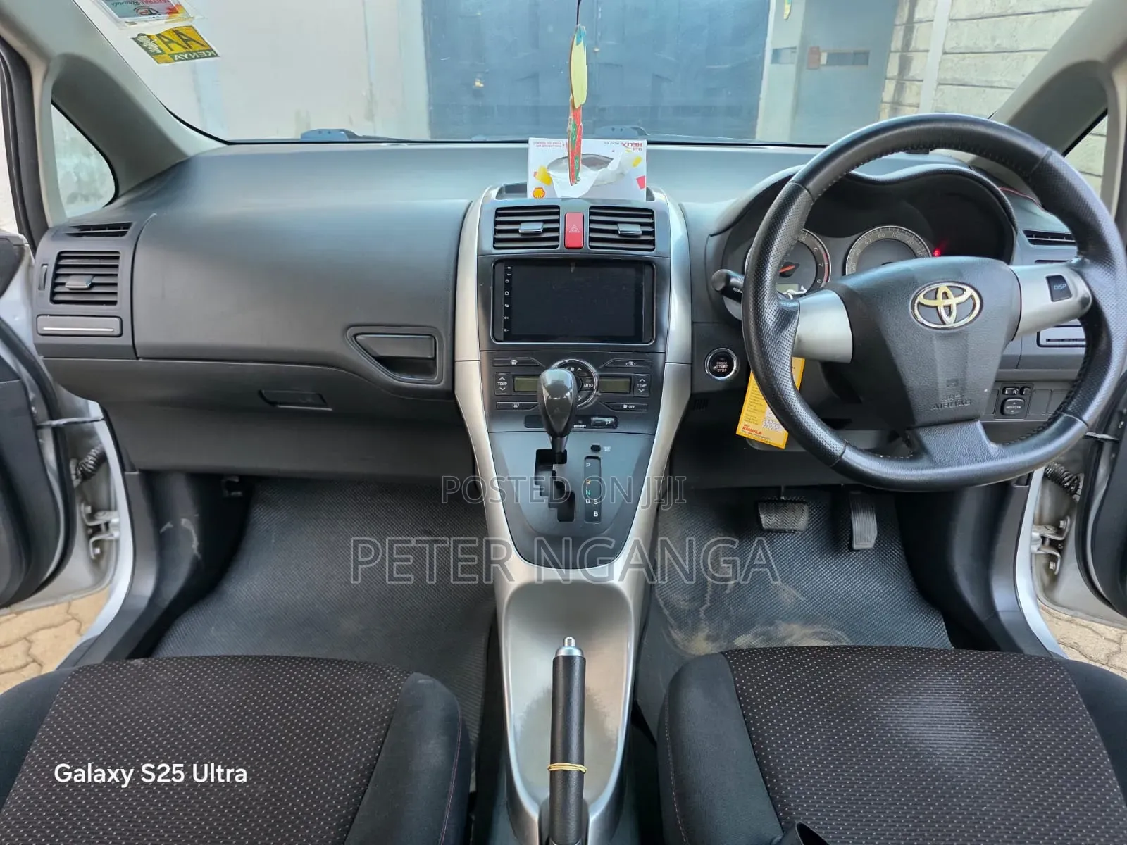 Toyota Auris 2010 Silver