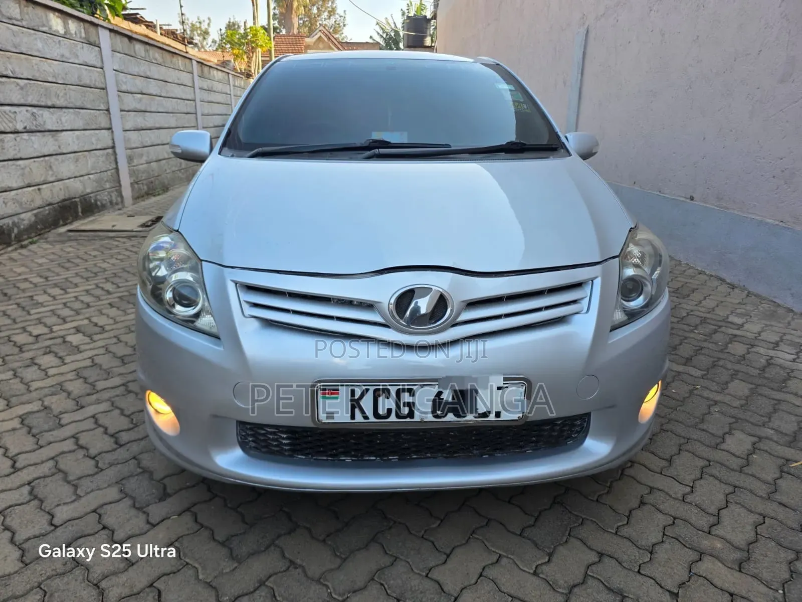 Toyota Auris 2010 Silver