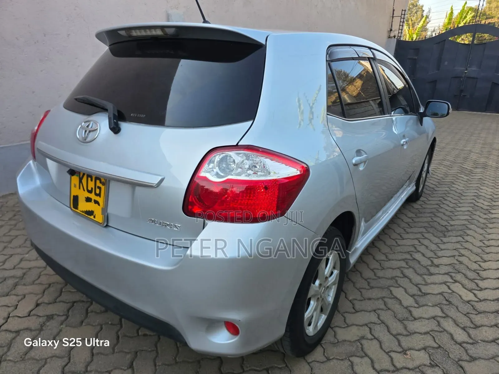 Toyota Auris 2010 Silver
