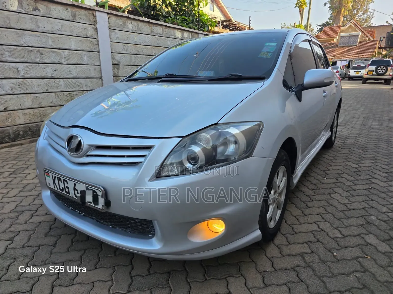 Toyota Auris 2010 Silver