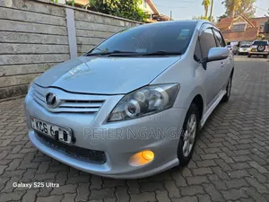 Toyota Auris 2010 Silver