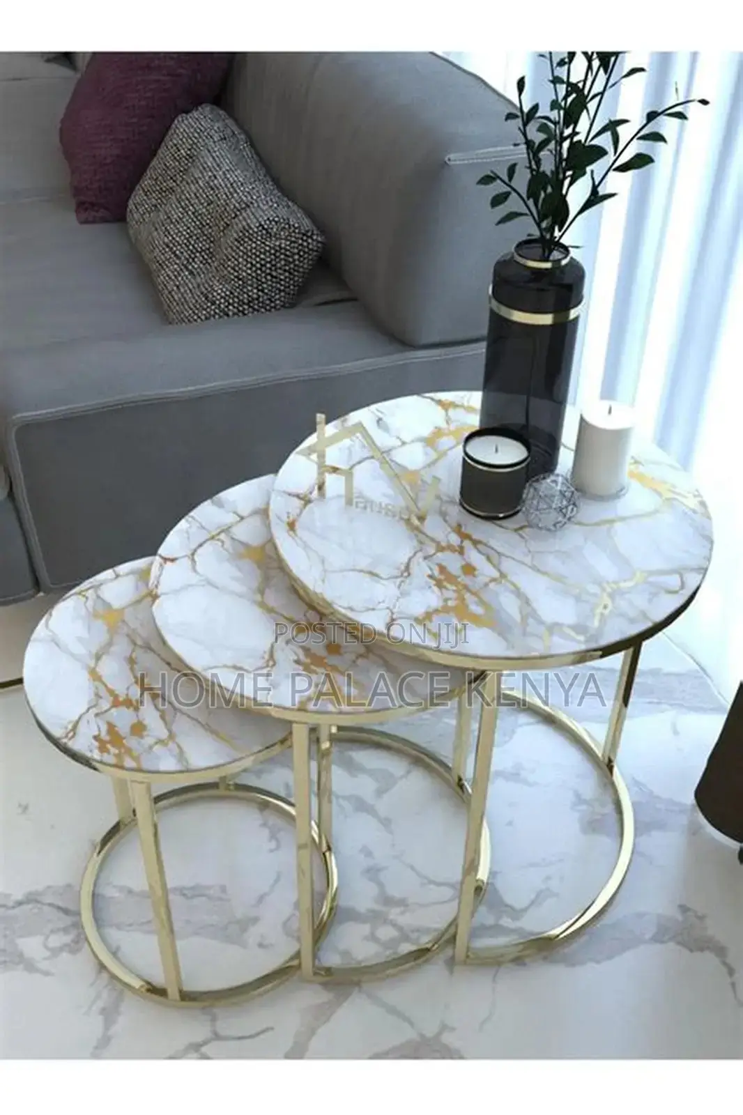 Coffee Table; Three Piece Round Top Nesting Coffee Table Set
