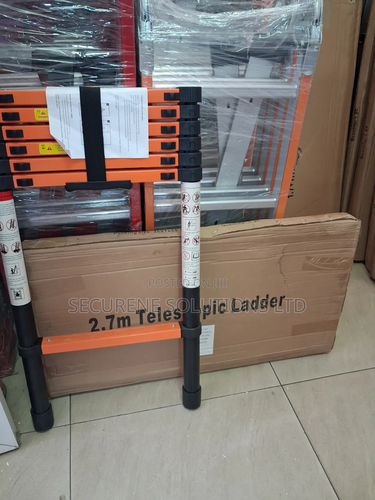 2.7-Meter Single Telescopic Ladder.