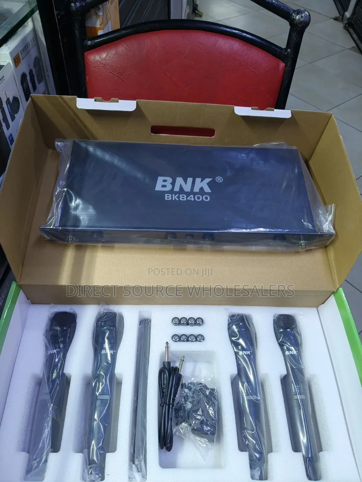 BNK BK8400 Professional UHF 4-Channel Mic