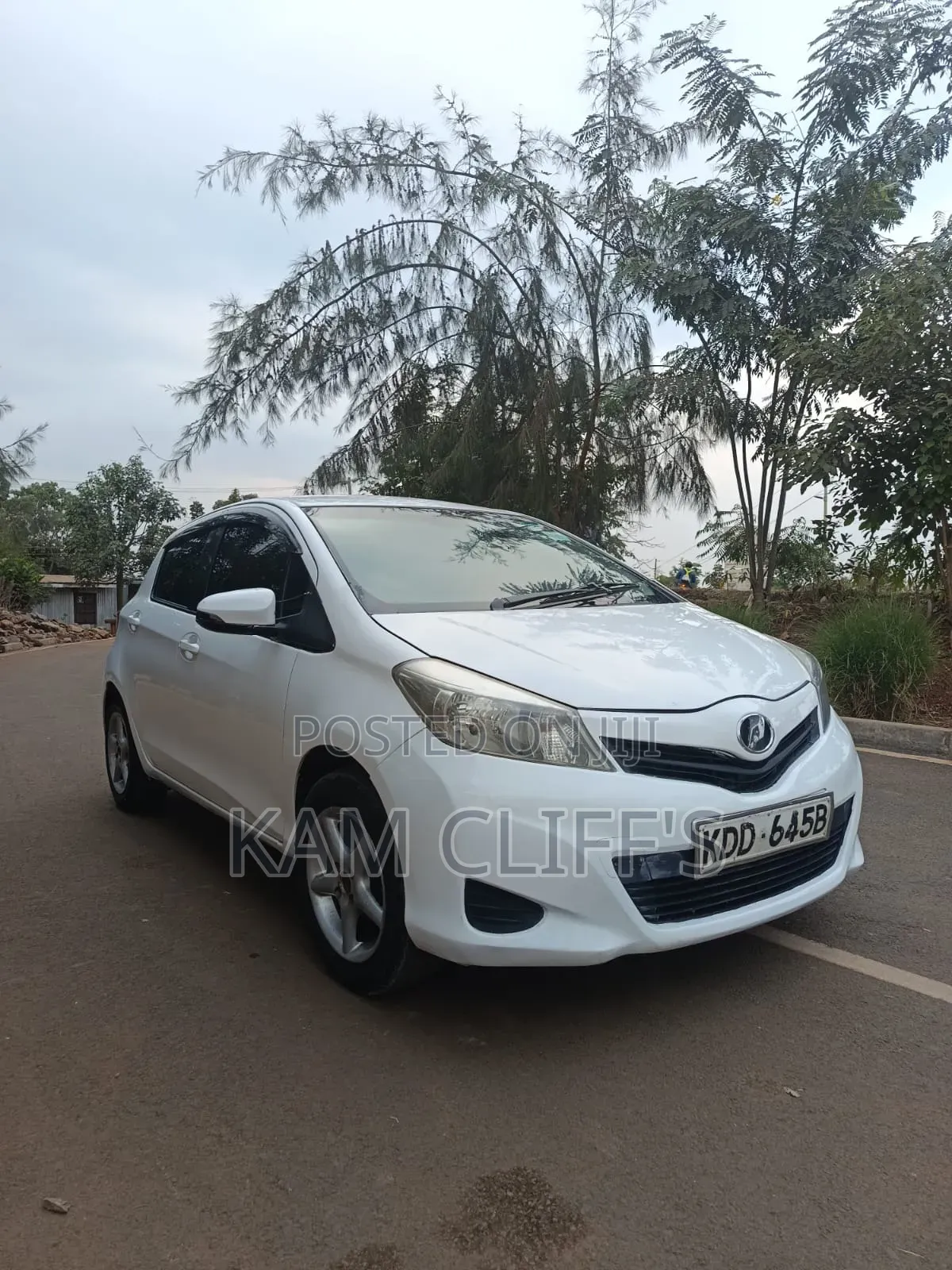 Toyota Vitz 2014 White