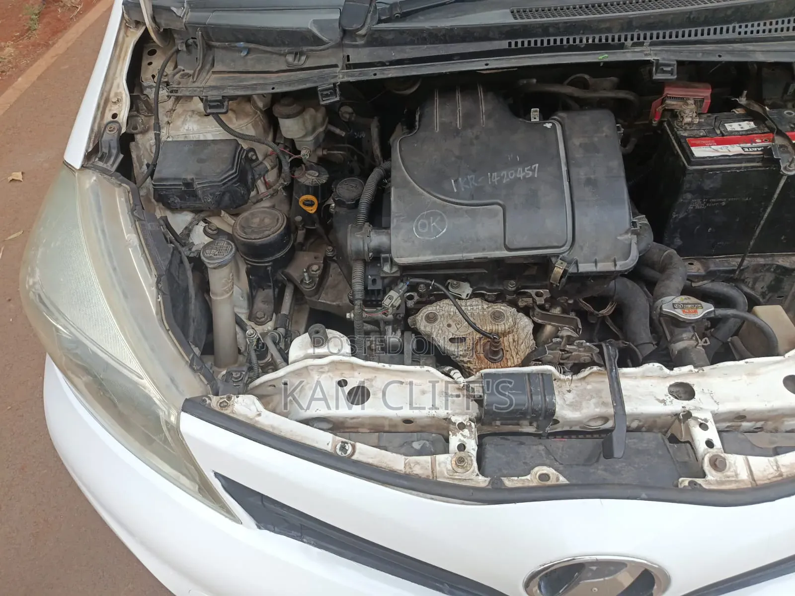 Toyota Vitz 2014 White