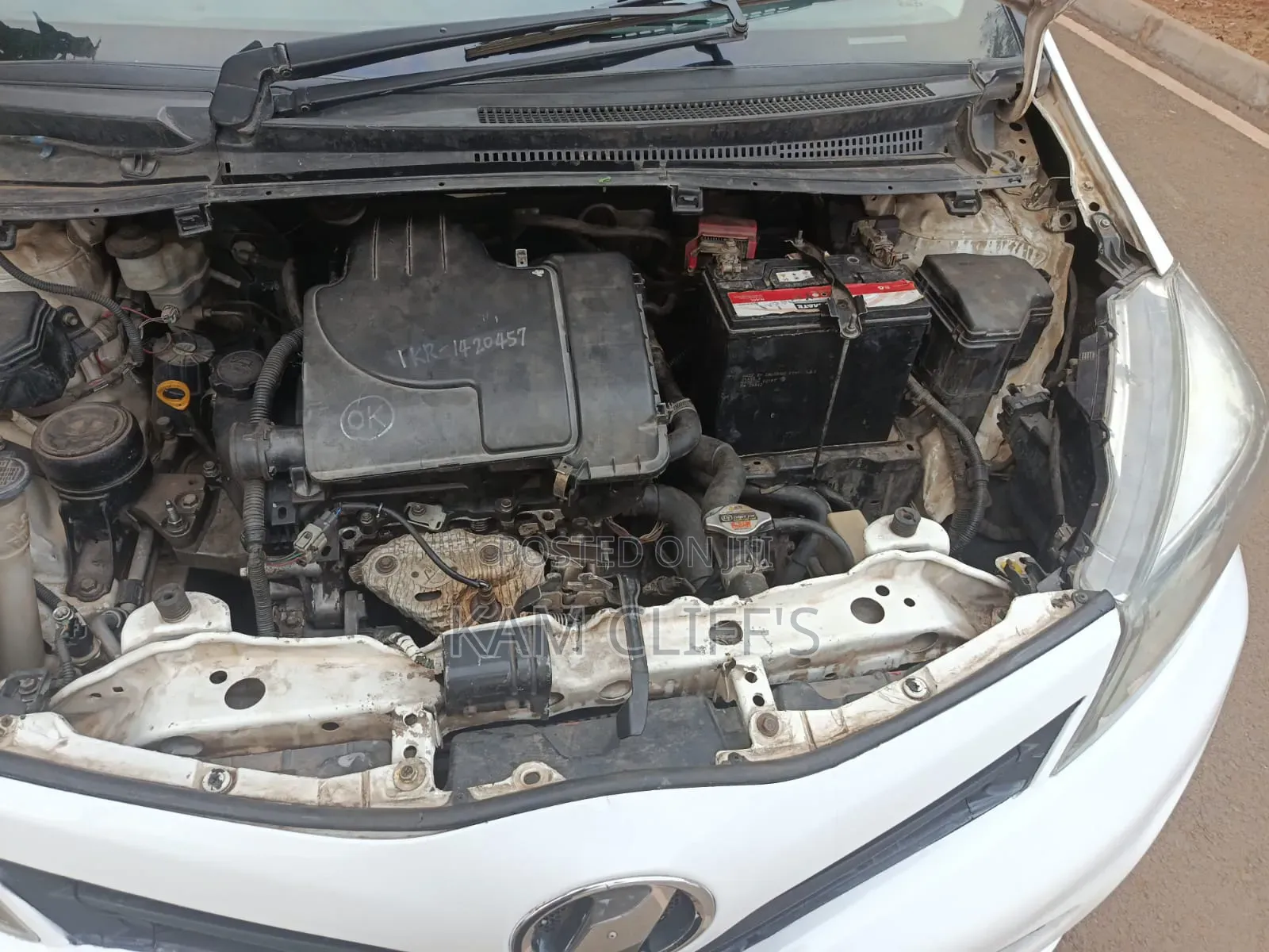 Toyota Vitz 2014 White