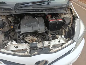 Toyota Vitz 2014 White