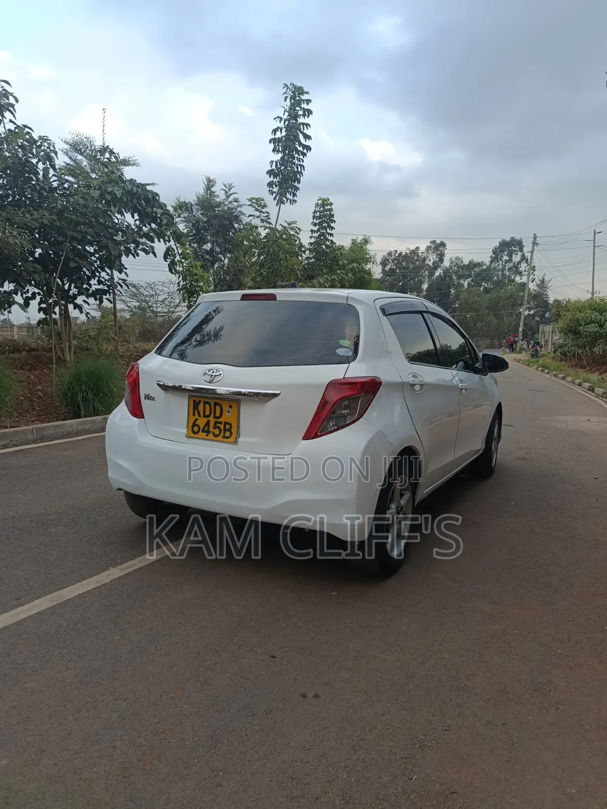 Toyota Vitz 2014 White