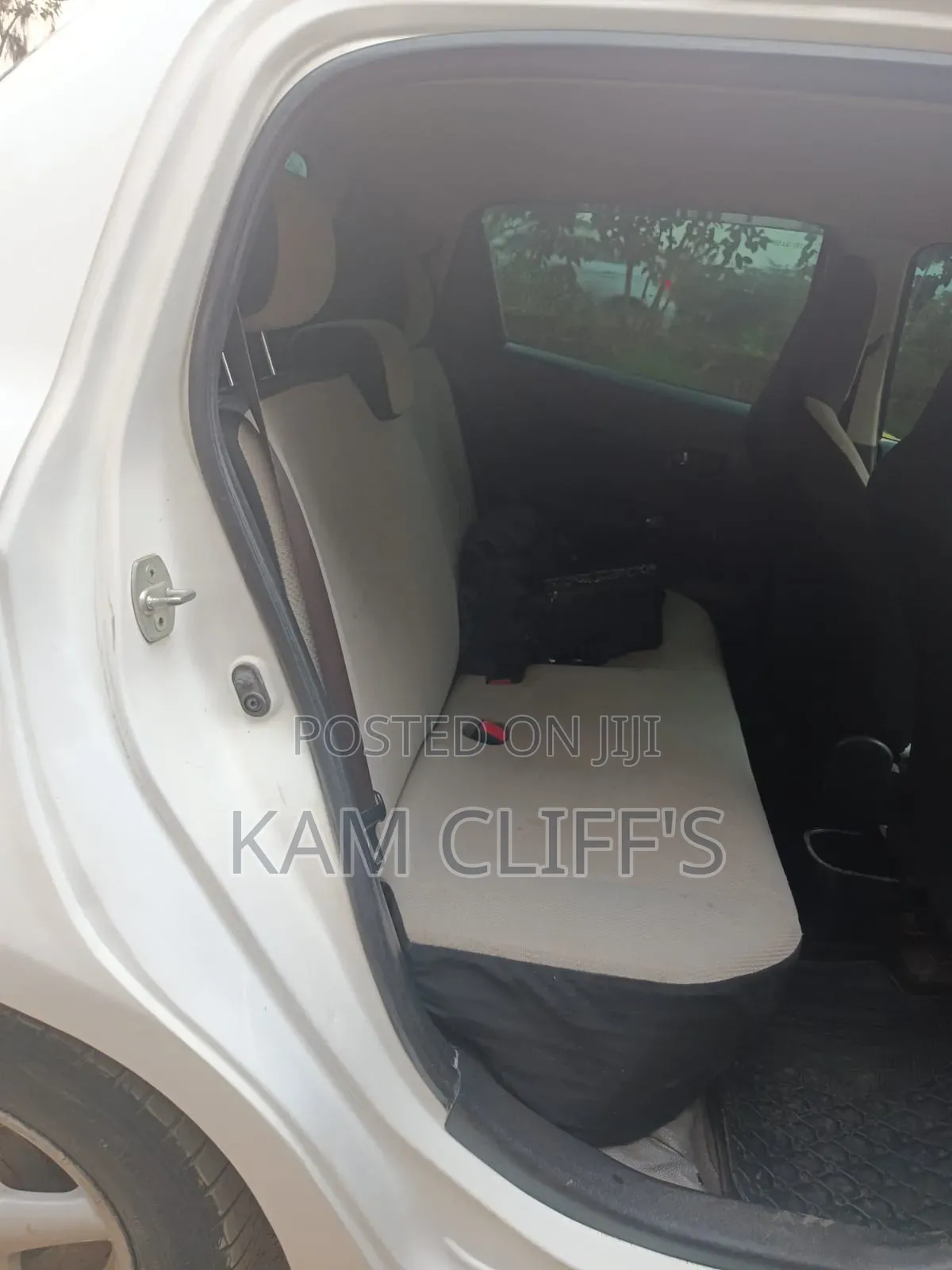 Toyota Vitz 2014 White