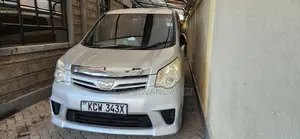 Toyota Noah 2.0 158hp FWD (8 Seater) 2012 Silver