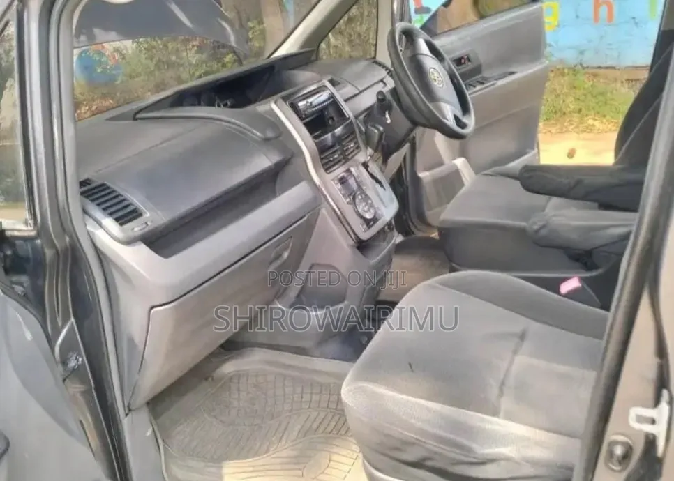 Toyota Noah 2008 Gray