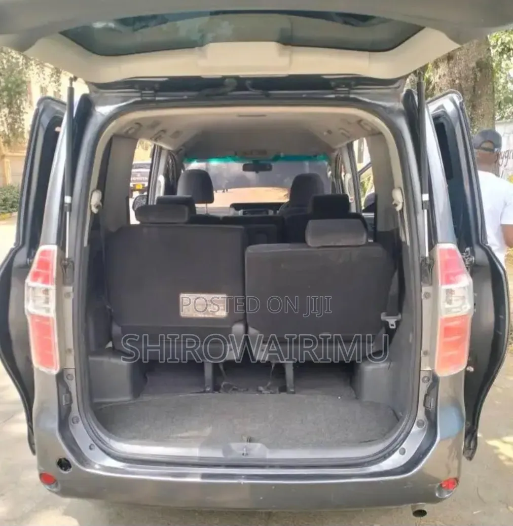 Toyota Noah 2008 Gray