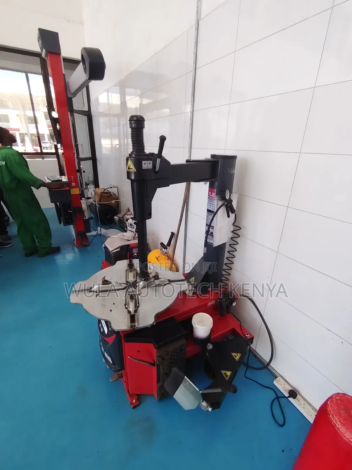 Powerful Motor 1.1kw / 0.75kw Sunshine Tyre Changer STC-768 Sunshine