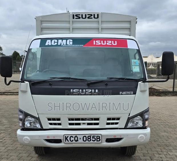 Isuzu NPR 2018 Model