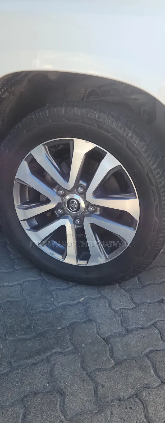 Toyota Land Cruiser 2016 White
