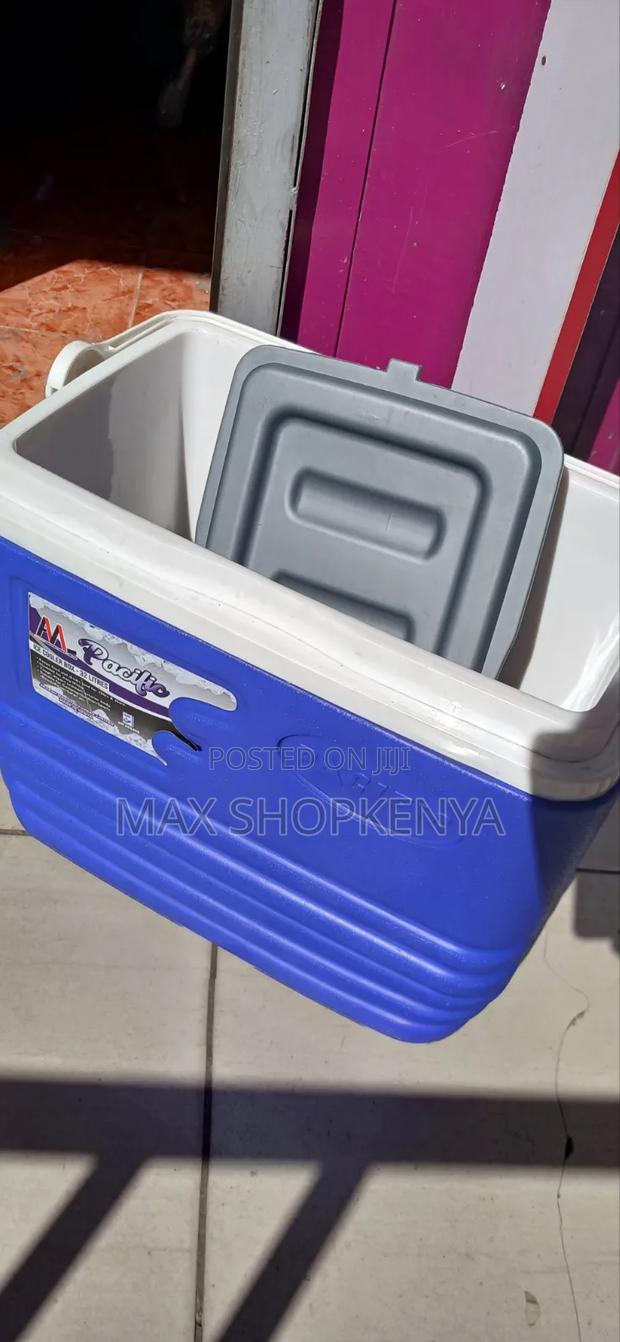 32L Pacific Insulated Cooler Box – Durable Portable