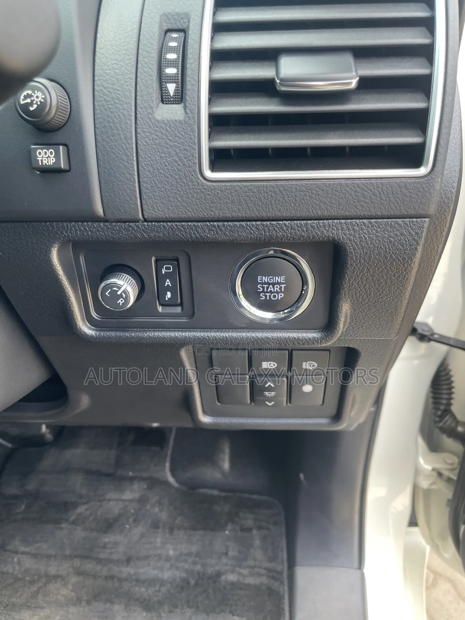 Toyota Land Cruiser Prado 2.7 2021 White