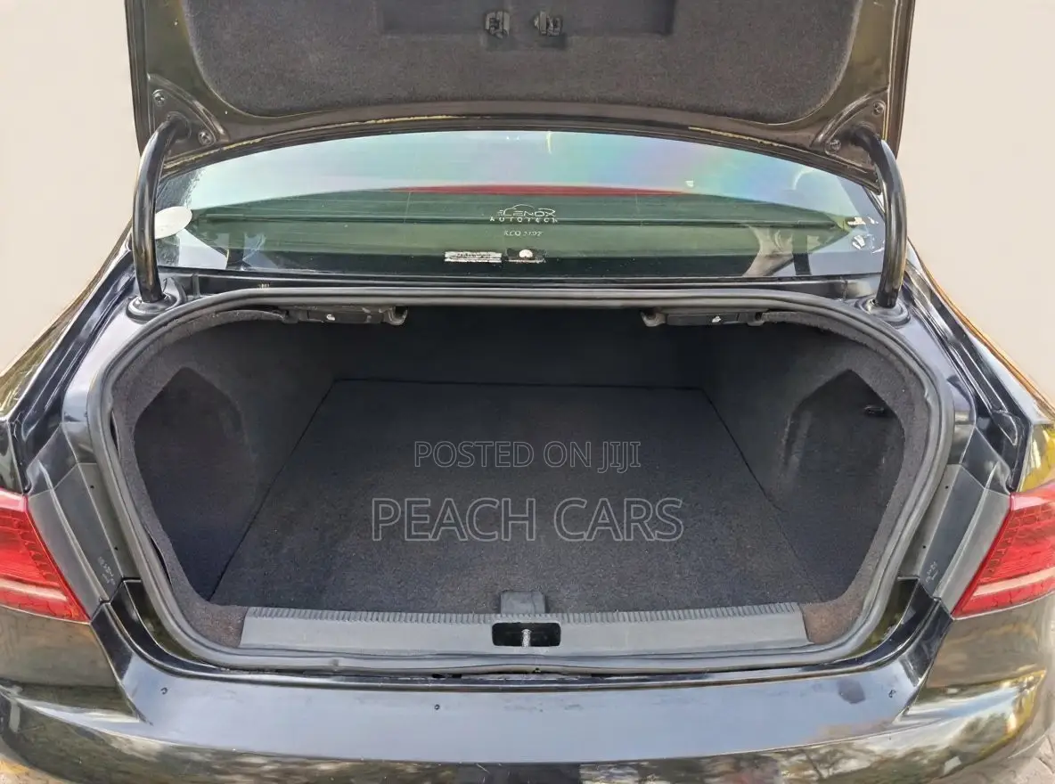 Volkswagen Passat 2012 Black