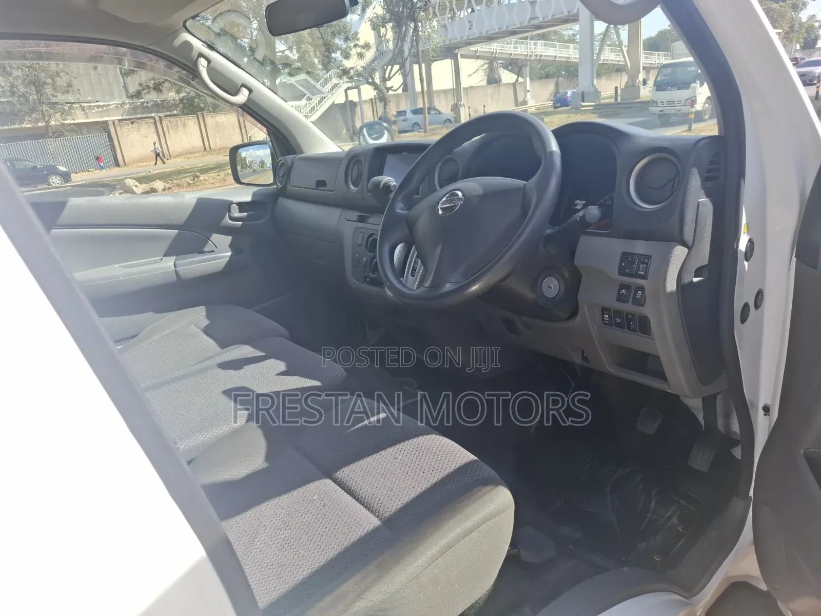 Nissan Caravan (Urvan) 2018 White