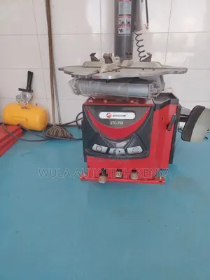 Operating Pressure 8-10bars Heavy Duty Tyre Changer Machine STC-768