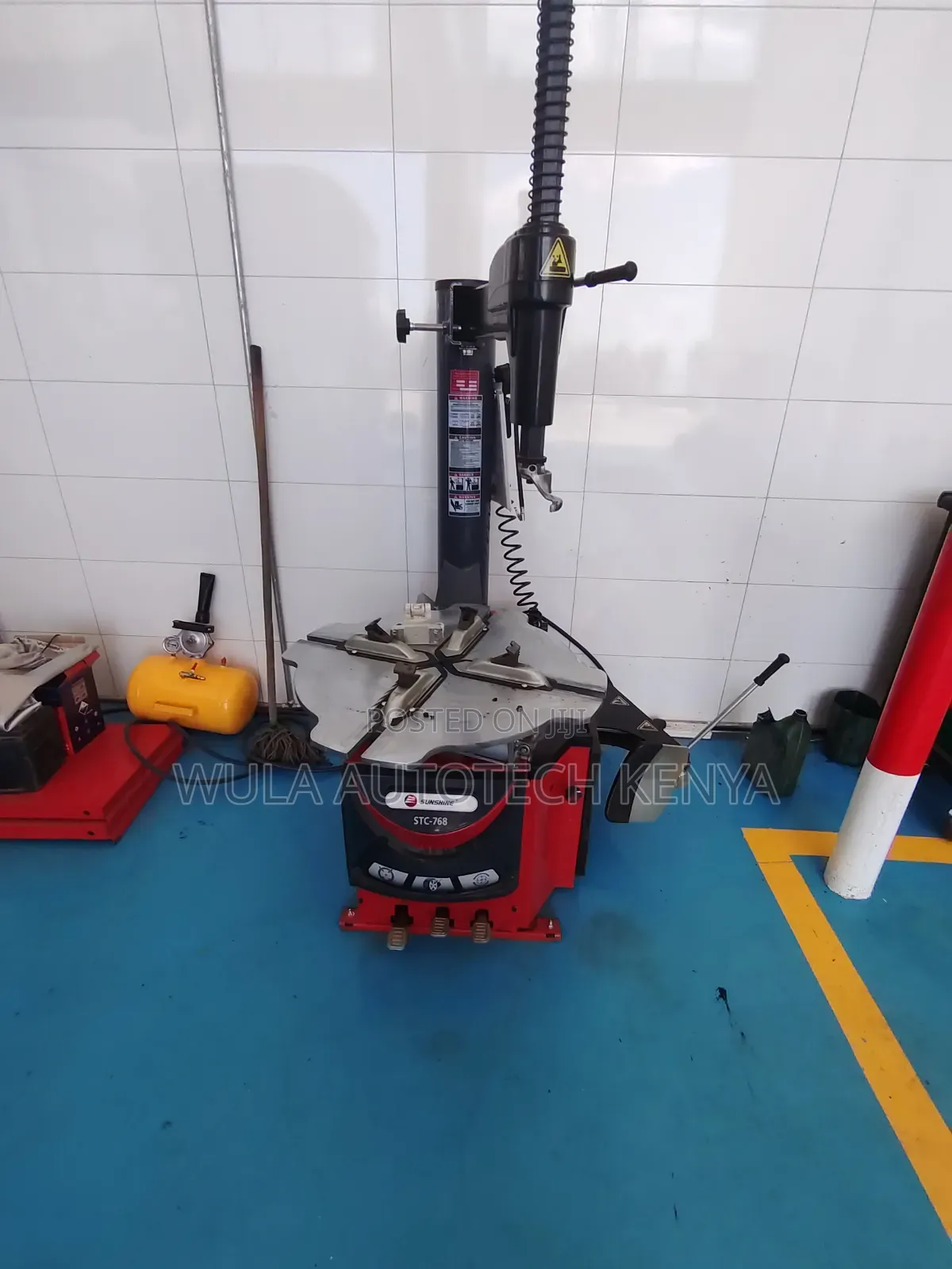 Operating Pressure 8-10bars Heavy Duty Tyre Changer Machine STC-768