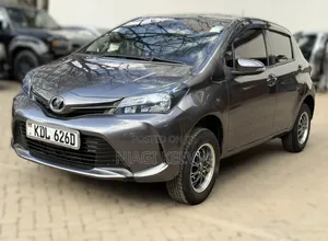 Toyota Vitz 2015 Gray